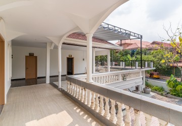 4 Bedroom Commercial Villa For Rent - Boeung Kak 2, Phnom Penh thumbnail