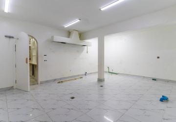 4 Bedroom Commercial Villa For Rent - Boeung Kak 2, Phnom Penh thumbnail