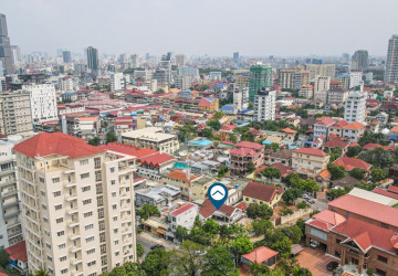 4 Bedroom Commercial Villa For Rent - Boeung Kak 2, Phnom Penh thumbnail