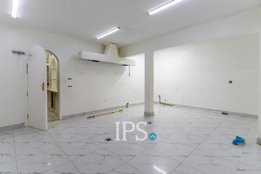 4 Bedroom Commercial Villa For Rent - Boeung Kak 2, Phnom Penh