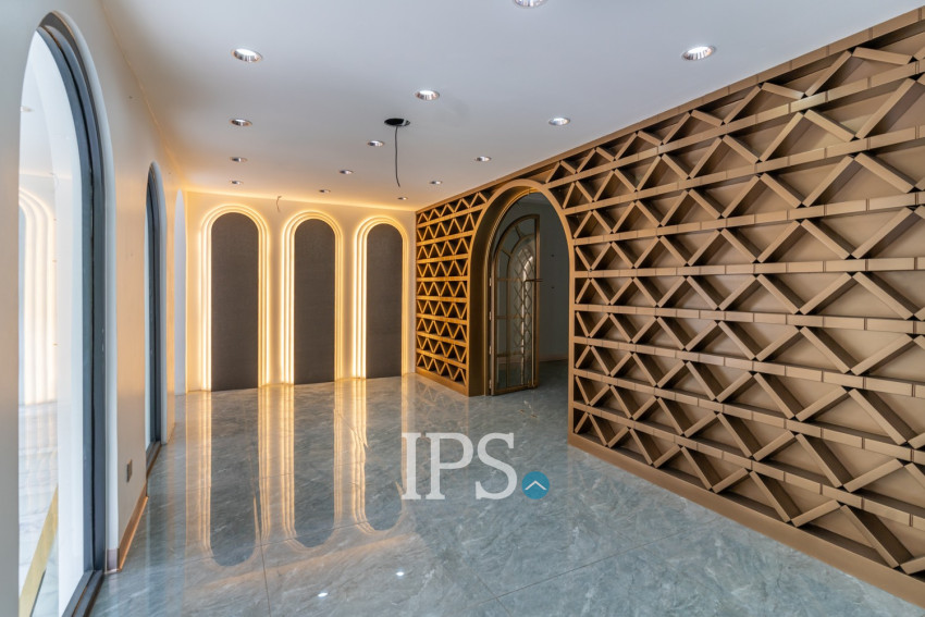 4 Bedroom Commercial Villa For Rent - Boeung Kak 2, Phnom Penh