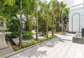 4 Bedroom Commercial Villa For Rent - Boeung Kak 2, Phnom Penh thumbnail