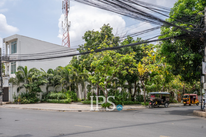 4 Bedroom Commercial Villa For Rent - Boeung Kak 2, Phnom Penh