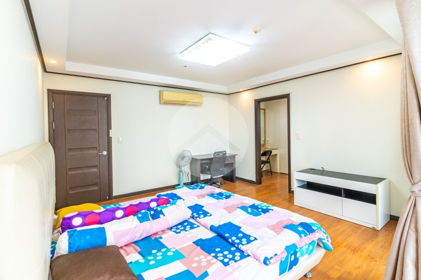 3 Bedroom Condo For Rent - Decastle Royal, BKK1, Phnom Penh