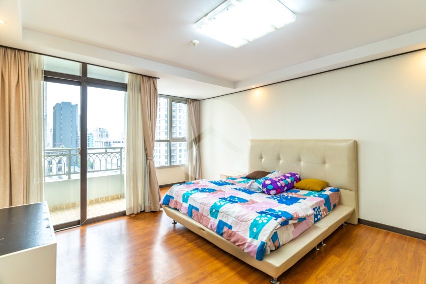 3 Bedroom Condo For Rent - Decastle Royal, BKK1, Phnom Penh