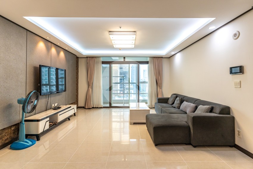 3 Bedroom Condo For Rent - Decastle Royal, BKK1, Phnom Penh