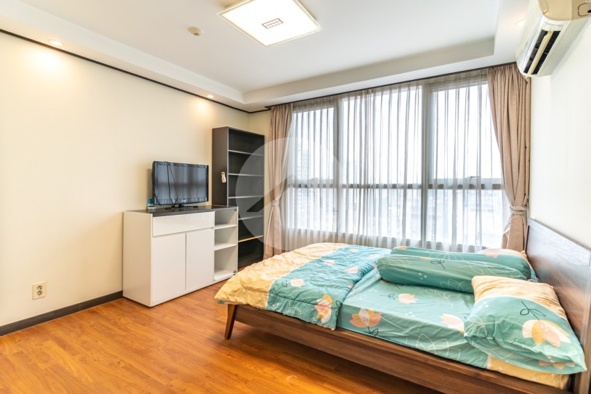 3 Bedroom Condo For Rent - Decastle Royal, BKK1, Phnom Penh