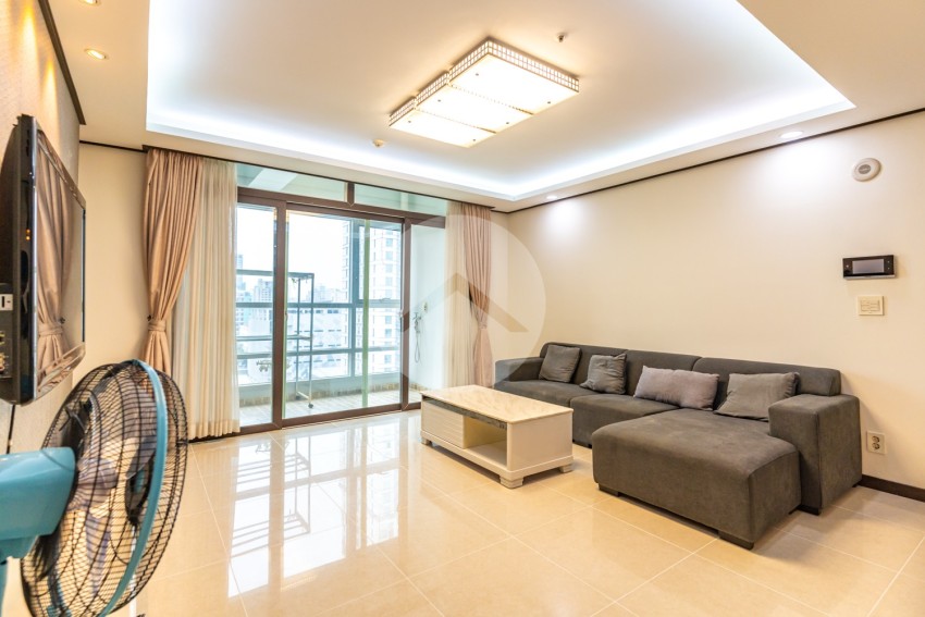 3 Bedroom Condo For Rent - Decastle Royal, BKK1, Phnom Penh