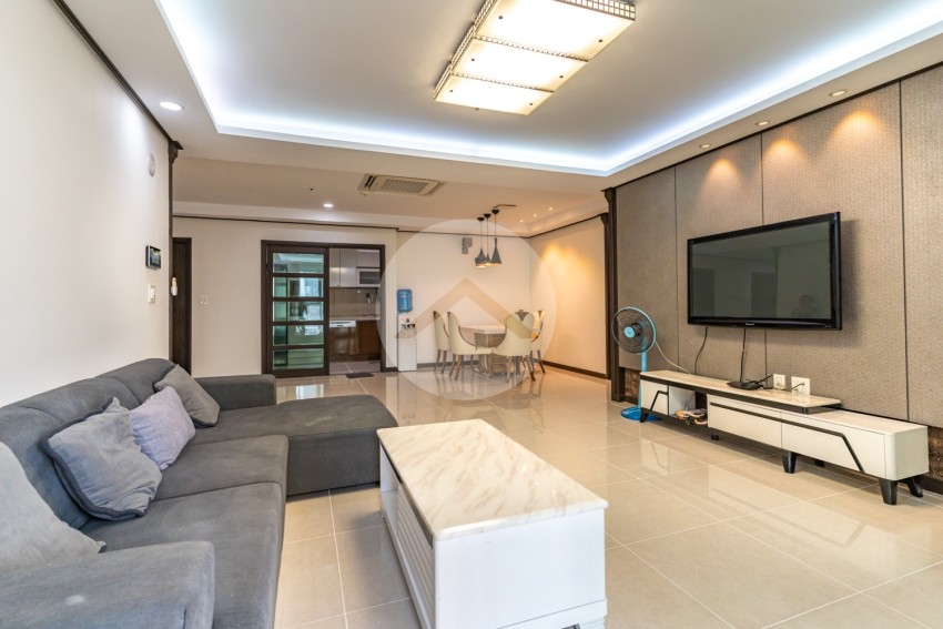 3 Bedroom Condo For Rent - Decastle Royal, BKK1, Phnom Penh