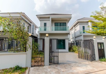 3 Bedroom Villa For Sale - Chreav, Siem Reap thumbnail