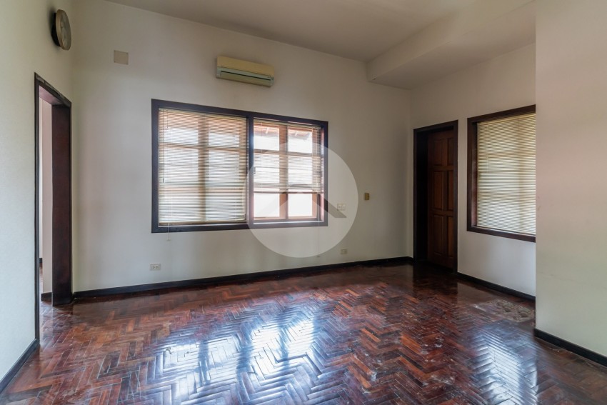 9 Bedroom Commercial Villa For Rent - Boeung Kak 2, Toul Kork, Phnom Penh