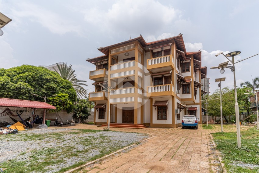 9 Bedroom Commercial Villa For Rent - Boeung Kak 2, Toul Kork, Phnom Penh