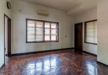 9 Bedroom Commercial Villa For Rent - Boeung Kak 2, Toul Kork, Phnom Penh thumbnail