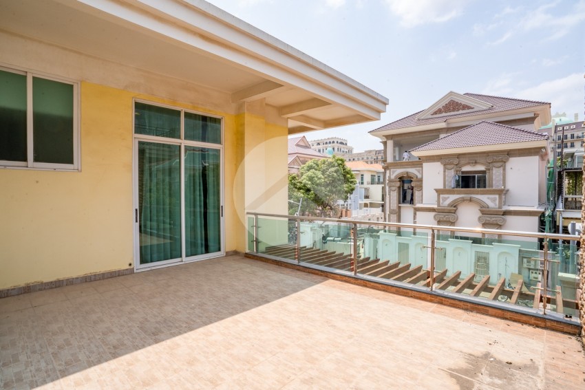 5 Bedroom Villa For Rent - Tonle Bassac, Phnom Penh