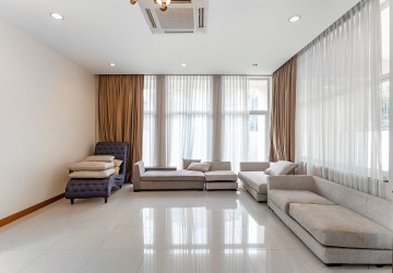 5 Bedroom Villa For Rent - Tonle Bassac, Phnom Penh thumbnail