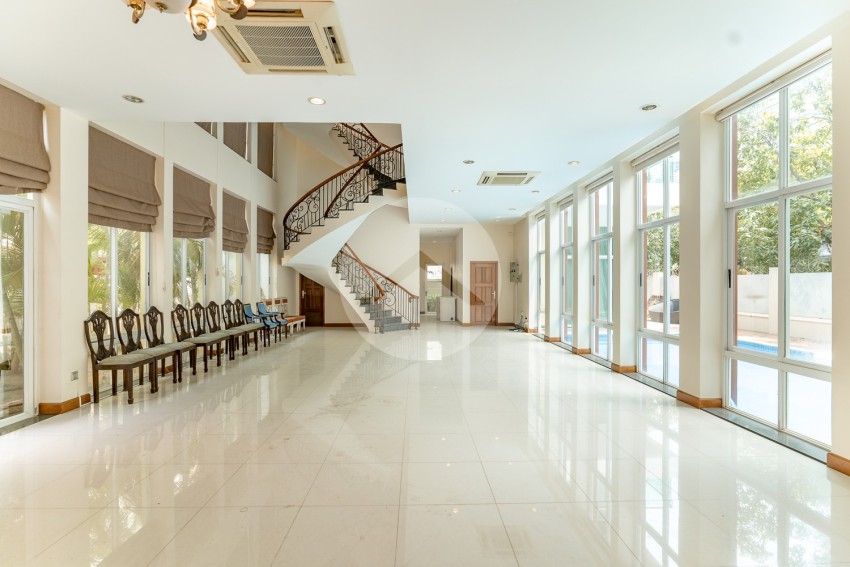 5 Bedroom Villa For Rent - Tonle Bassac, Phnom Penh