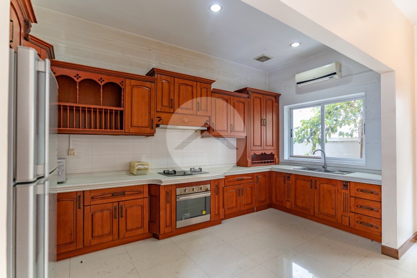 5 Bedroom Villa For Rent - Tonle Bassac, Phnom Penh