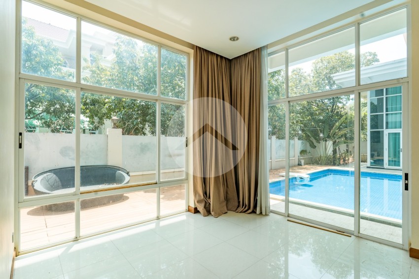 5 Bedroom Villa For Rent - Tonle Bassac, Phnom Penh