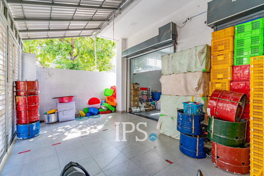 4 Bedroom Townhouse For Sale - Toul Tum Poung 2, Phnom Penh