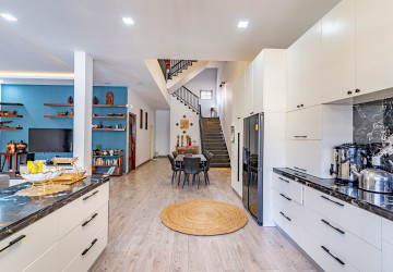 4 Bedroom Townhouse For Sale - Toul Tum Poung 2, Phnom Penh thumbnail