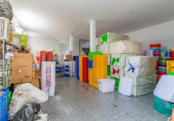 4 Bedroom Townhouse For Sale - Toul Tum Poung 2, Phnom Penh thumbnail