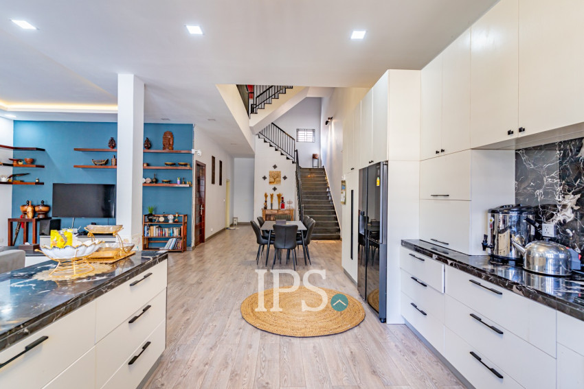 4 Bedroom Townhouse For Sale - Toul Tum Poung 2, Phnom Penh