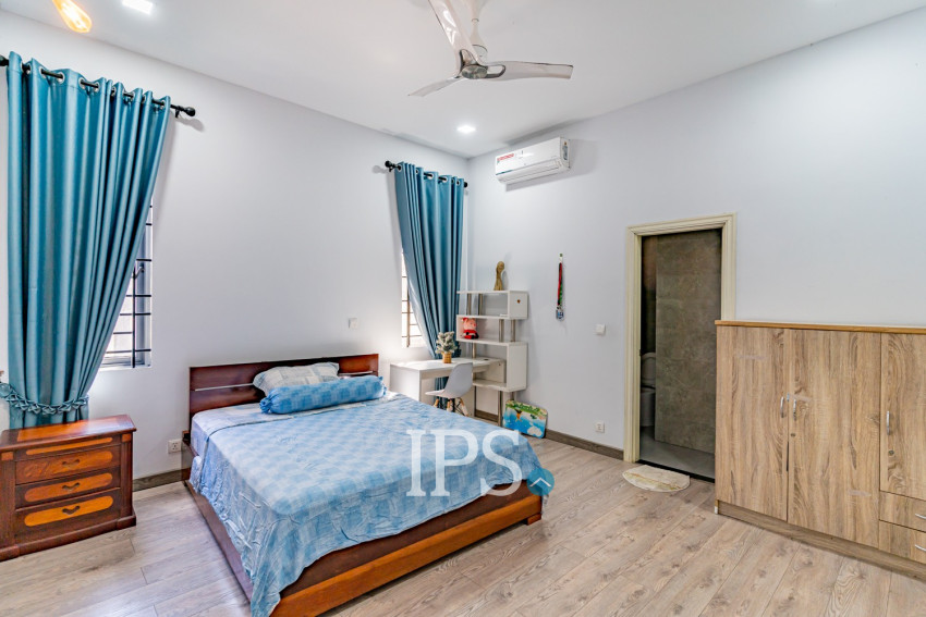 4 Bedroom Townhouse For Sale - Toul Tum Poung 2, Phnom Penh