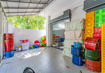4 Bedroom Townhouse For Sale - Toul Tum Poung 2, Phnom Penh thumbnail
