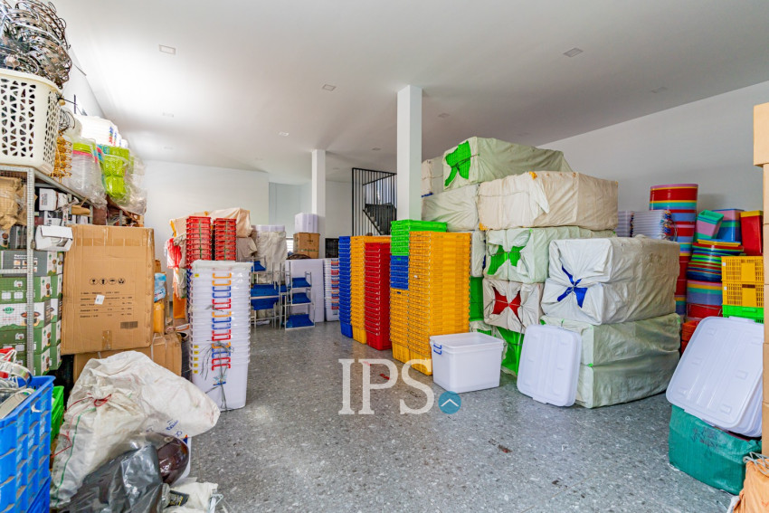 4 Bedroom Townhouse For Sale - Toul Tum Poung 2, Phnom Penh