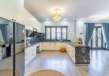4 Bedroom Townhouse For Sale - Toul Tum Poung 2, Phnom Penh thumbnail