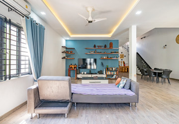 4 Bedroom Townhouse For Sale - Toul Tum Poung 2, Phnom Penh thumbnail