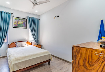 4 Bedroom Townhouse For Sale - Toul Tum Poung 2, Phnom Penh thumbnail