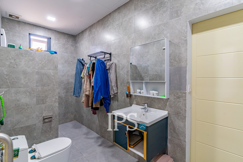 4 Bedroom Townhouse For Sale - Toul Tum Poung 2, Phnom Penh