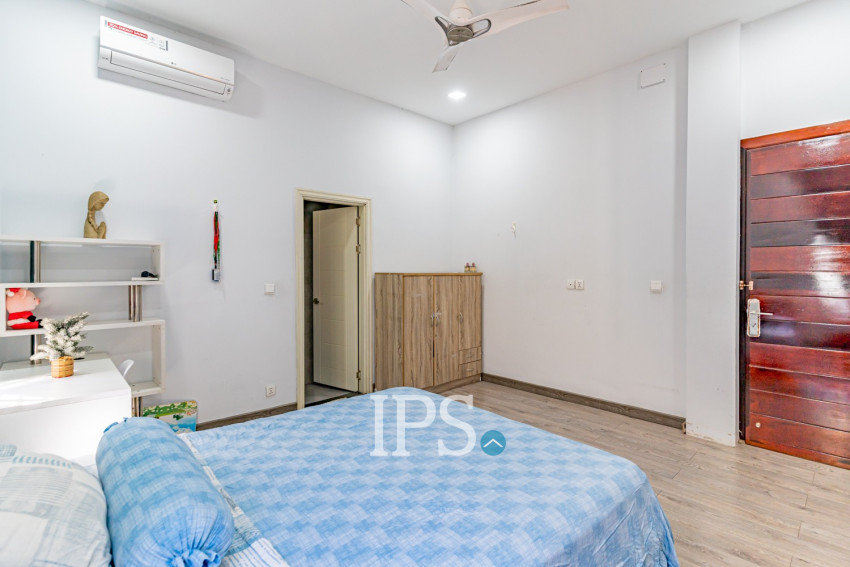 4 Bedroom Townhouse For Sale - Toul Tum Poung 2, Phnom Penh