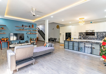 4 Bedroom Townhouse For Sale - Toul Tum Poung 2, Phnom Penh thumbnail