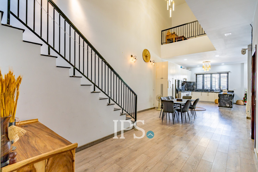 4 Bedroom Townhouse For Sale - Toul Tum Poung 2, Phnom Penh