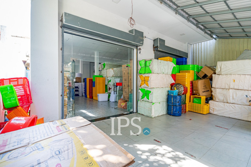 4 Bedroom Townhouse For Sale - Toul Tum Poung 2, Phnom Penh
