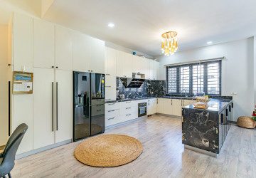 4 Bedroom Townhouse For Sale - Toul Tum Poung 2, Phnom Penh thumbnail