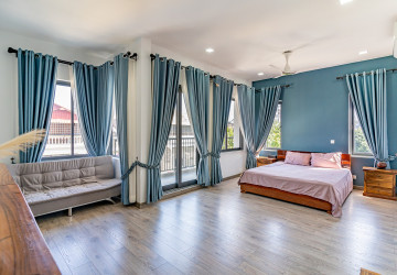 4 Bedroom Townhouse For Sale - Toul Tum Poung 2, Phnom Penh thumbnail