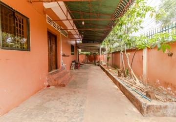 6 Bedroom Villa For Rent - Slor Kram, Siem Reap thumbnail