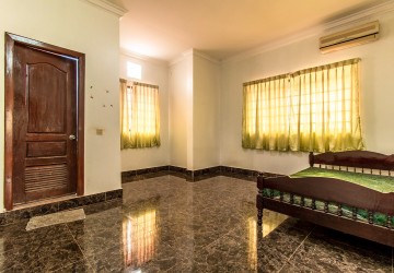 6 Bedroom Villa For Rent - Slor Kram, Siem Reap thumbnail