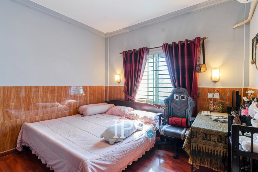 5 Bedroom House For Sale - Sala Kamreuk, Siem Reap