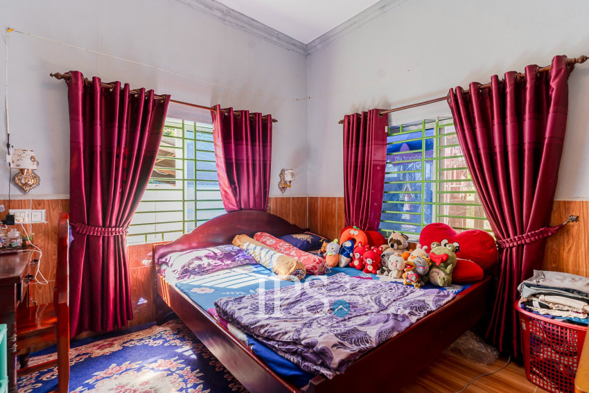 5 Bedroom House For Sale - Sala Kamreuk, Siem Reap