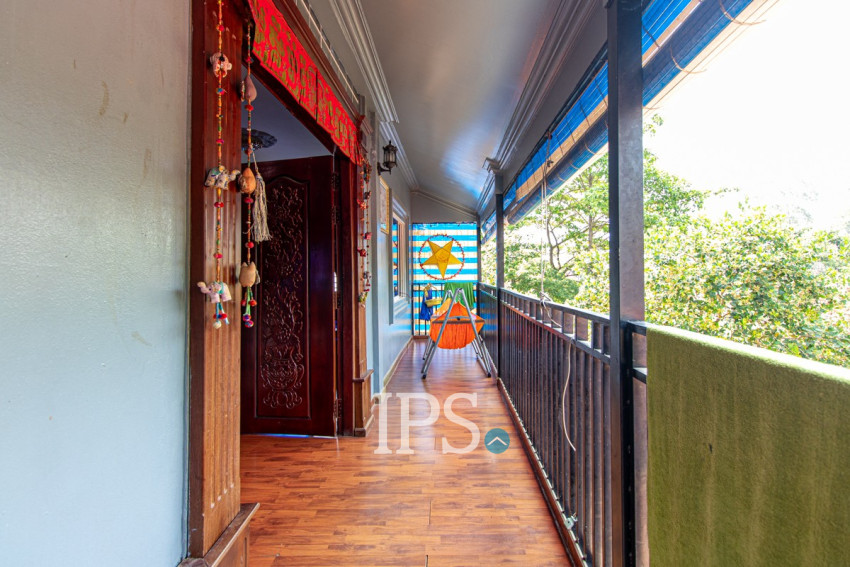 5 Bedroom House For Sale - Sala Kamreuk, Siem Reap