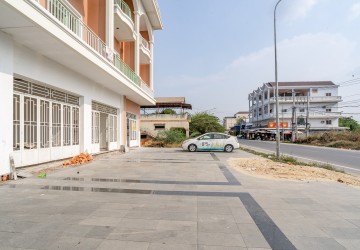 4 Bedroom Shophouse For Sale - Kampong Samnanh, Ta Khmau, Kandal Province thumbnail