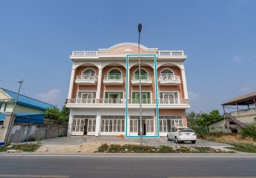 4 Bedroom Shophouse For Sale - Kampong Samnanh, Ta Khmau, Kandal Province thumbnail