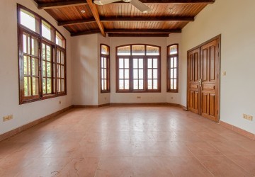 9 Bedroom French Villa For Sale - Sra Ngae, Siem Reap thumbnail