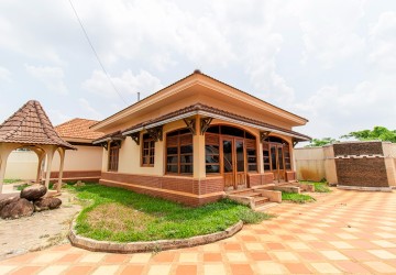 9 Bedroom French Villa For Sale - Sra Ngae, Siem Reap thumbnail