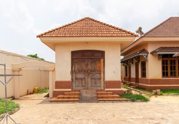 9 Bedroom French Villa For Sale - Sra Ngae, Siem Reap thumbnail