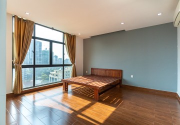 3 Bedroom Serviced Apartment  For Rent - Tonle Bassac, Phnom Penh thumbnail